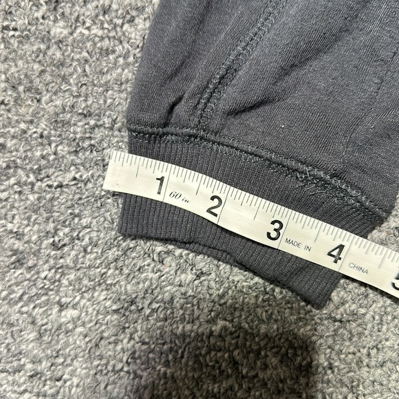 Peloton lightweight sweatshirt - Picture 8 of 9
